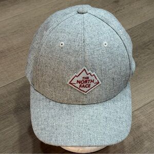 The North Face Baseball Cap Wool Blend Red Mountain Logo Flex Fit Unisex